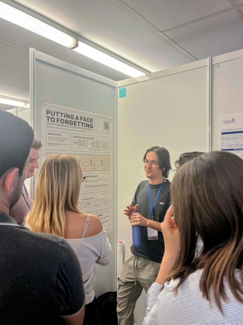 Sergi Masip in CoLLAs presenting the poster of Putting a Face to Forgetting.